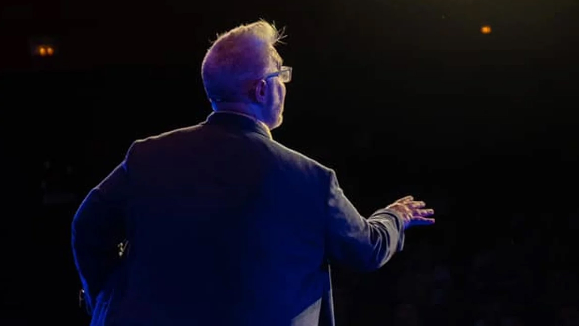 MIKI DKAI monologos masseventos 3