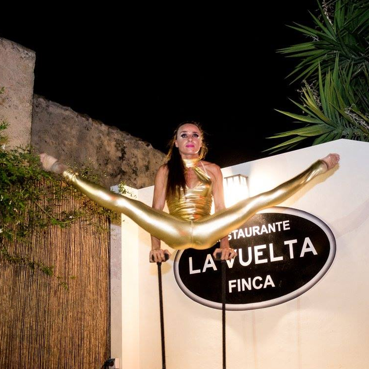 hand stand performance masseventos 4